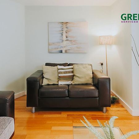 "The Garden Apartment Newquay" By Greenstay Serviced Accommodation - Beautiful 2 Bed Apartment With Parking & Garden Terrace, Dog Friendly, Close To Beaches, Shops & Restaurants - Perfect For Families, Couples, Small Groups & Business Travellers New Quay Exterior foto